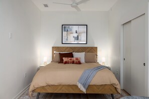 Iron/ironing board, free WiFi, bed sheets