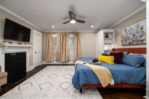 2 bedrooms, desk, iron/ironing board, free WiFi