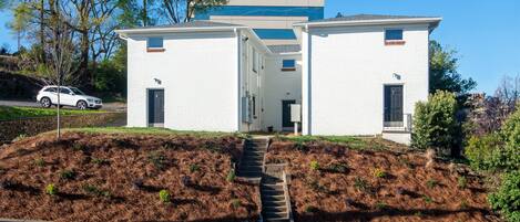 المنشأة من الخارج