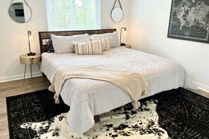 6 habitaciones, escritorio, tabla de planchar con plancha y wifi gratis 