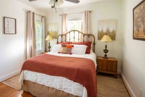 2 bedrooms, iron/ironing board, free WiFi, bed sheets