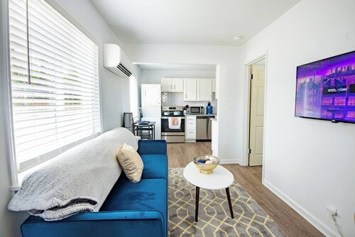 Sunny City Flat | Vulcan’s Hideout A2 | King Bed