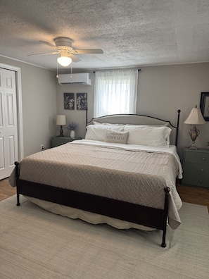 1 habitación, tabla de planchar con plancha, wifi y ropa de cama