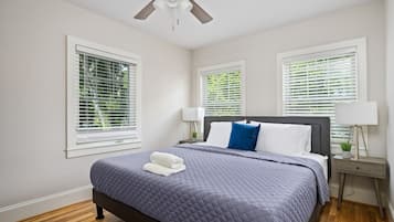 2 habitaciones, tabla de planchar con plancha, wifi y ropa de cama