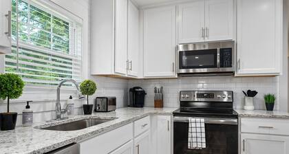 Avenue Quads - Big Groups/King Bed/Parking/4 Units