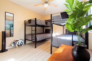 4 slaapkamers, een strijkplank/strijkijzer, wifi, beddengoed