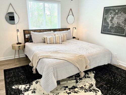 Pet Friendly Stay | Vulcan’s Hideout B1 | King Bed