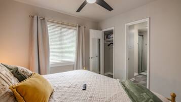 1 bedroom, desk, iron/ironing board, free WiFi