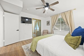 2 habitaciones, escritorio, tabla de planchar con plancha y wifi gratis