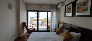 1 chambre, bureau, fer et planche à repasser, Wi-Fi gratuit