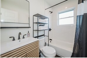Hair dryer, towels - Birmingham Central Six- Big Groups/Private Parking (Birmingham)