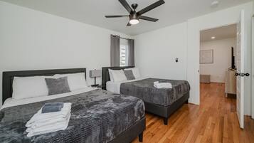 4 slaapkamers, een strijkplank/strijkijzer, gratis wifi, beddengoed