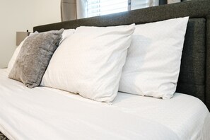 8 bedrooms, iron/ironing board, free WiFi, bed sheets