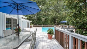 Outdoor dining - Charming East Hampton Home, Private Heated Pool, Perfect for Families (East Hampton)