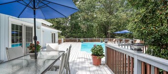 Charming East Hampton Home, Private Heated Pool, Perfect for Families