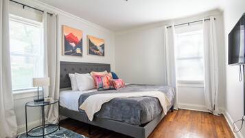 3 Schlafzimmer, Schreibtisch, Bügeleisen/Bügelbrett, kostenloses WLAN