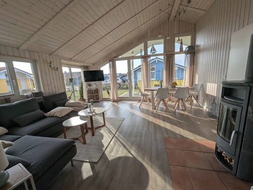 Nordsee-Ferienhaus Huus Eiderente – Entspannung, Wellness, Kamin, Glasfaser-WLAN