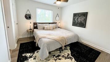 4 bedrooms, desk, iron/ironing board, free WiFi