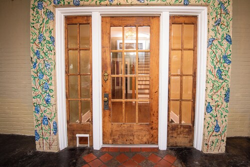 Hanover Haven | Grand Historic Retreat/Game Room