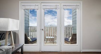 Hilltop Hideaway E- WiFi/4 Queen Beds/Free Parking
