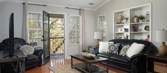 Morning Sun Escape- 3 Bedrooms, King Beds, Balcony