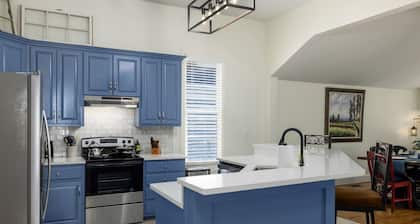 Summer Breeze - 3BR/Backyard & Deck/Families