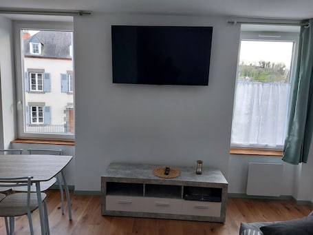 Dining. Studio n° 1 Clos saint-Genest