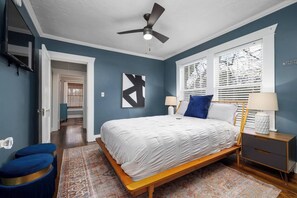 2 عدّة غرف نوم ومكتب ومكواة/لوح كي وسرير سفر