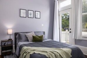 3 bedrooms, desk, iron/ironing board, travel cot