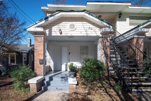 Exterior detail - Tri-City VintagePop – Historic Charm/Groups/WiFi (Birmingham)