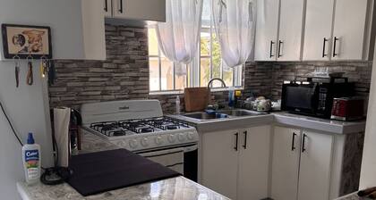 Home away from home
Modern Cozy 2 bedroom apartment with WiFi and AC in Roseau.