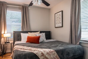 2 bedrooms, iron/ironing board, free WiFi, bed sheets