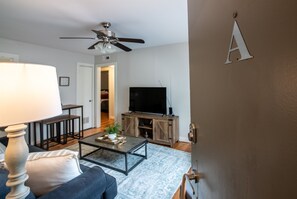 2 chambres, fer et planche à repasser, Wi-Fi gratuit, draps fournis