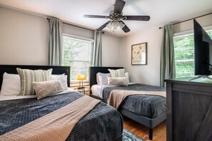 8 Schlafzimmer, BĂŒgeleisen/BĂŒgelbrett, kostenloses WLAN, BettwĂ€sche