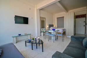 2 室のベッドルーム、アイロン / アイロン台、WiFi、ベッドシーツ