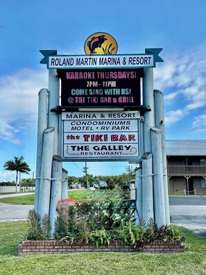 Front of property - Roland Martin Marina and Resort (Clewiston)