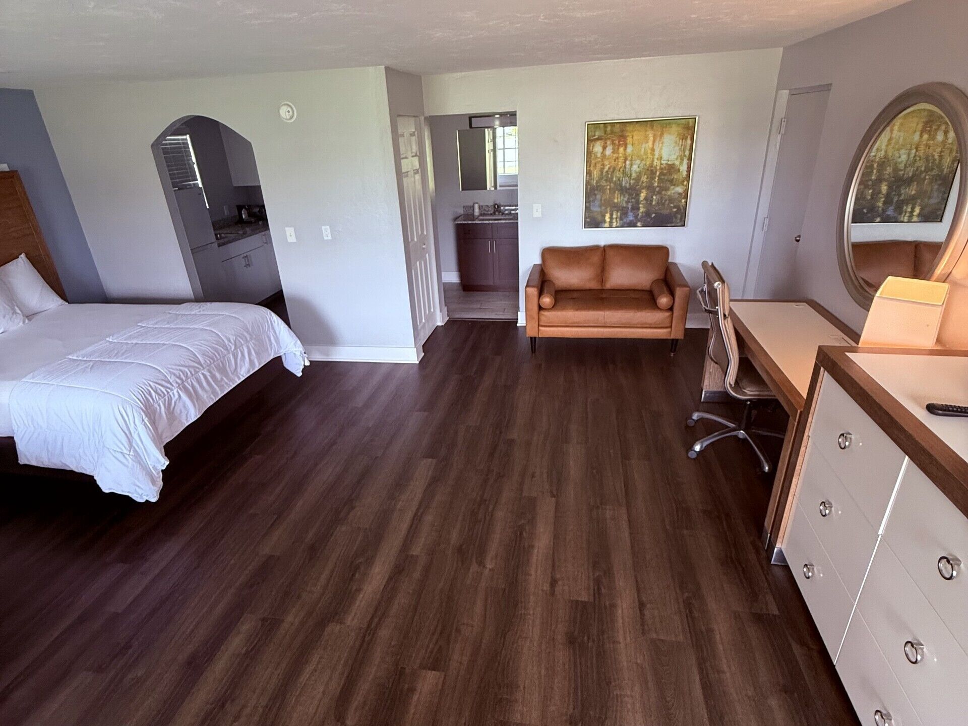 Deluxe Studio Suite, 2 Queen Beds | Desk, free WiFi, bed sheets