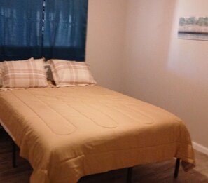 4 chambres, bureau, Wi-Fi, draps fournis