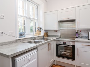 Dishwasher, cookware/dishes/utensils