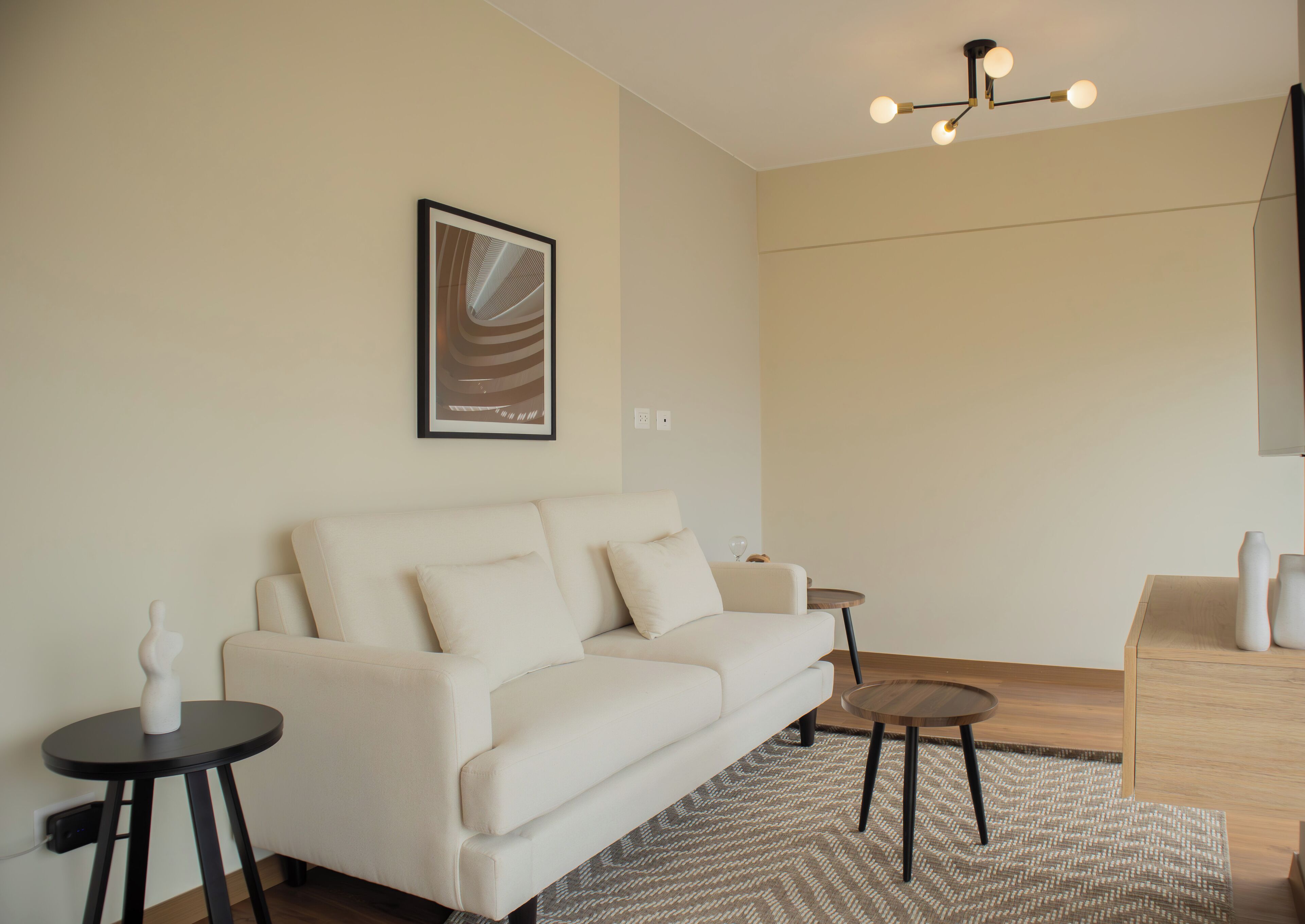 Apartment, 3 Bedrooms (1201) | Living room | 55-inch flat-screen TV with digital channels