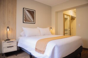Appartement, 3 chambres (1201) | Fer et planche à repasser, accès au Wi-Fi (inclus), literie fournie