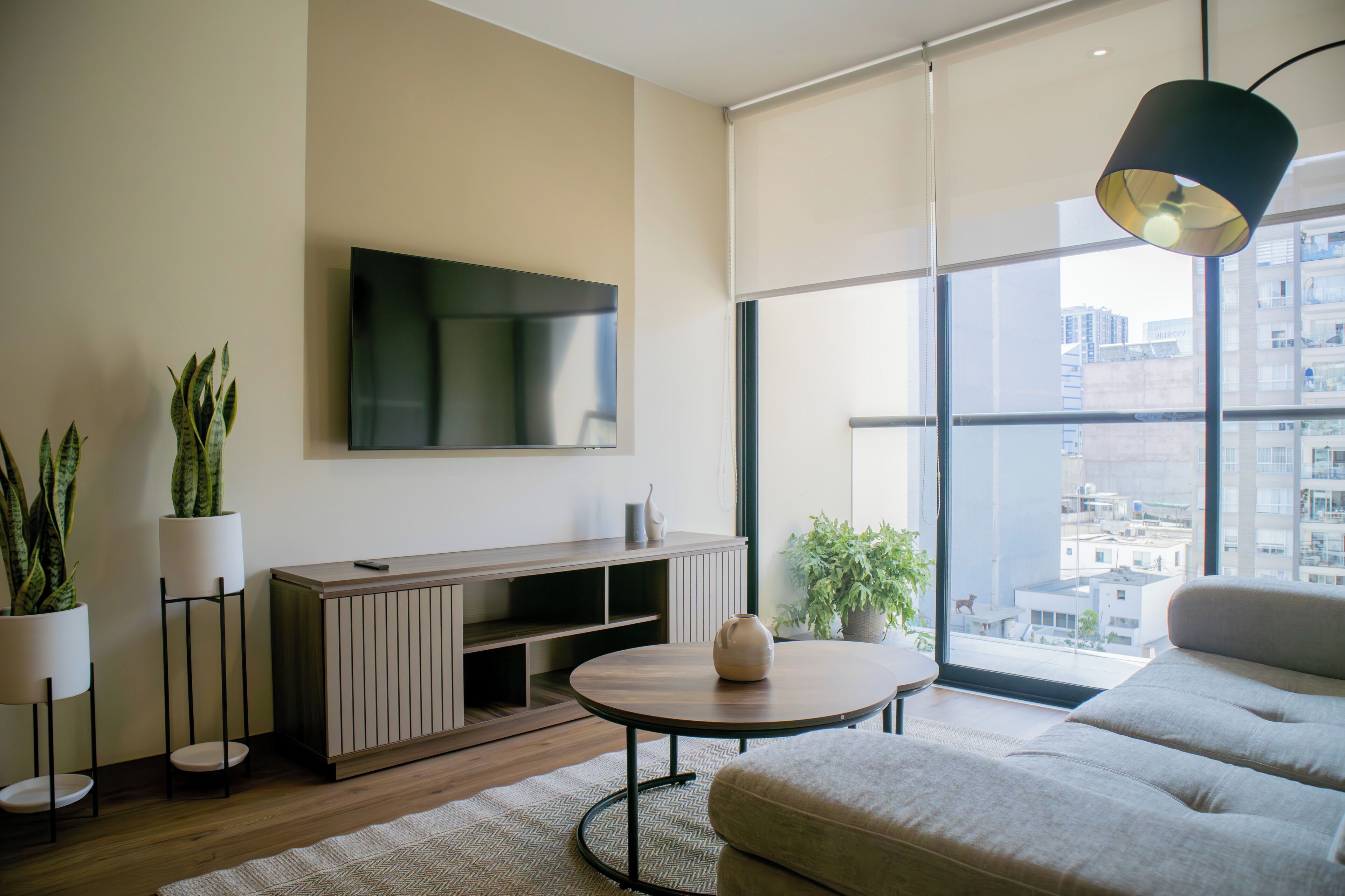 Apartment (606) | Living room | 55-inch flat-screen TV with digital channels