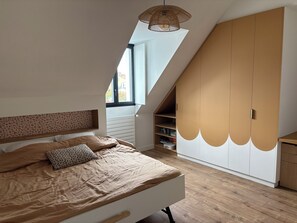 4 chambres, fer et planche à repasser, Wi-Fi, draps fournis