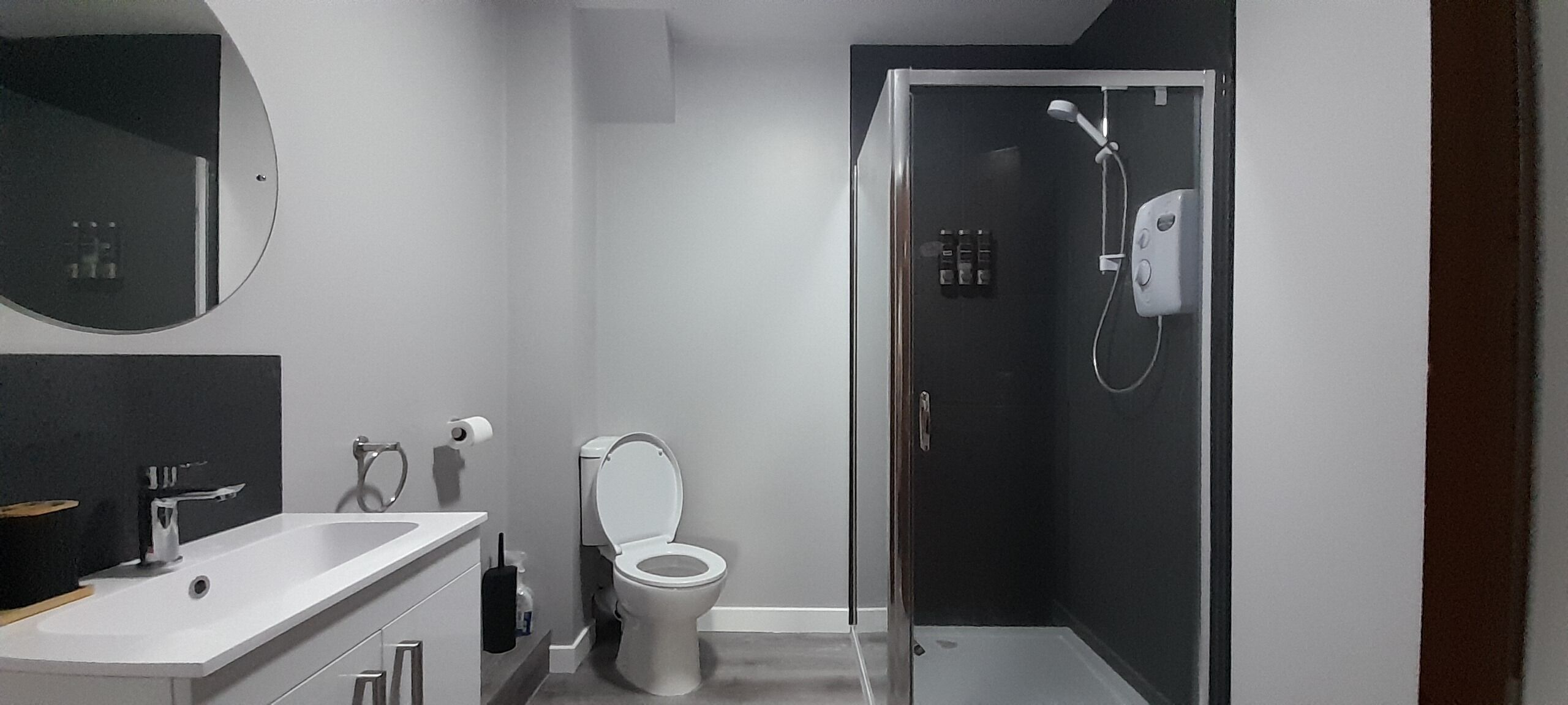 Driepersoonskamer | Gemeenschappelijke badkamer