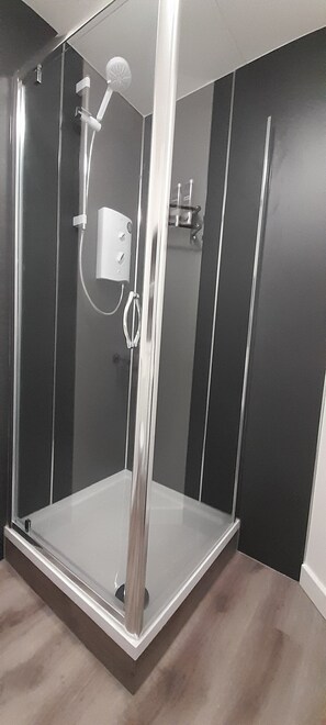 Double Room | Bathroom | Hair dryer, towels - The Anchorage (South Ronaldsay)