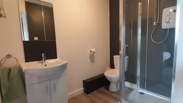 Secador de pelo, toallas