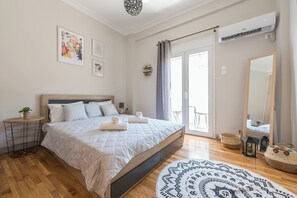 1 bedroom, iron/ironing board, WiFi, bed sheets - Charming 1-bedroom apartment with WiFi, AC in fabulous Athina (Athina)