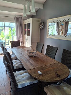 Dining - Pleasant vacation on the island in a cosy villa for 8, 150m2 (Le Château-d'Oléron)