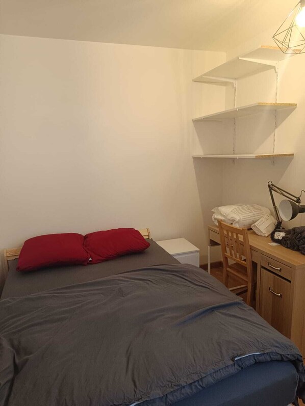 1 bedroom, desk, iron/ironing board, free WiFi
