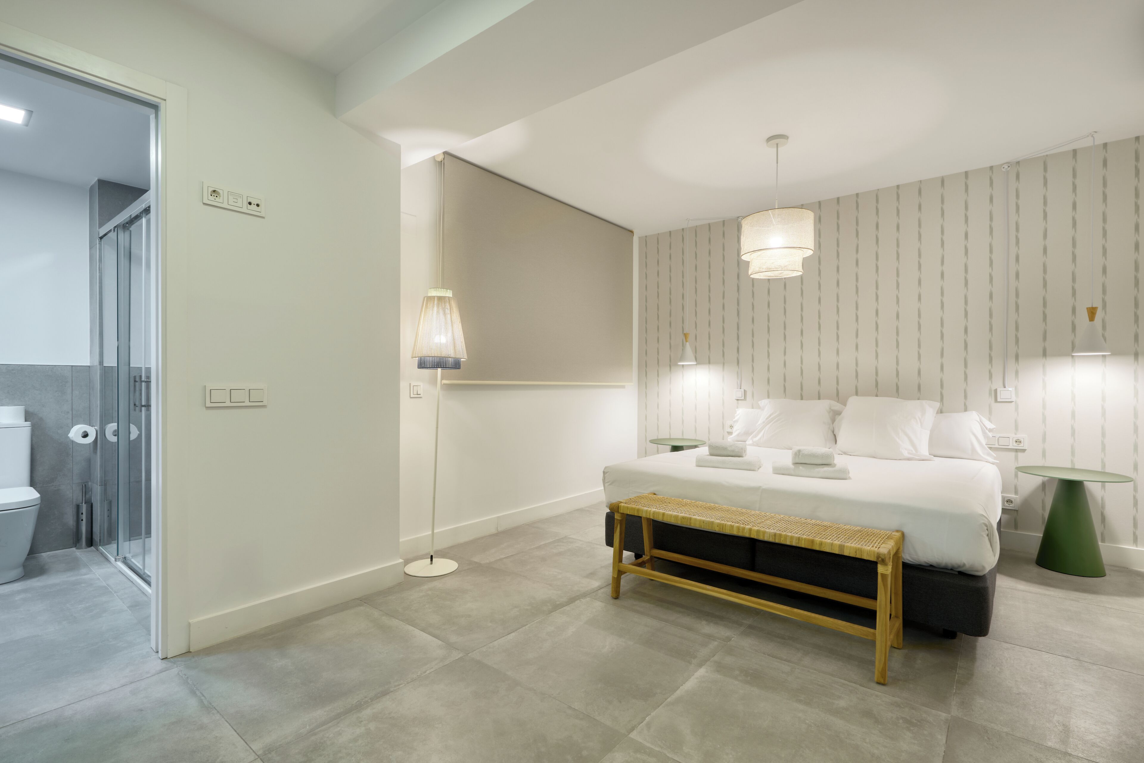 Apartament exclusiu, cuina, vistes a la ciutat | 2 dormitoris, espai de treball apte per a portàtils i cortines opaques 